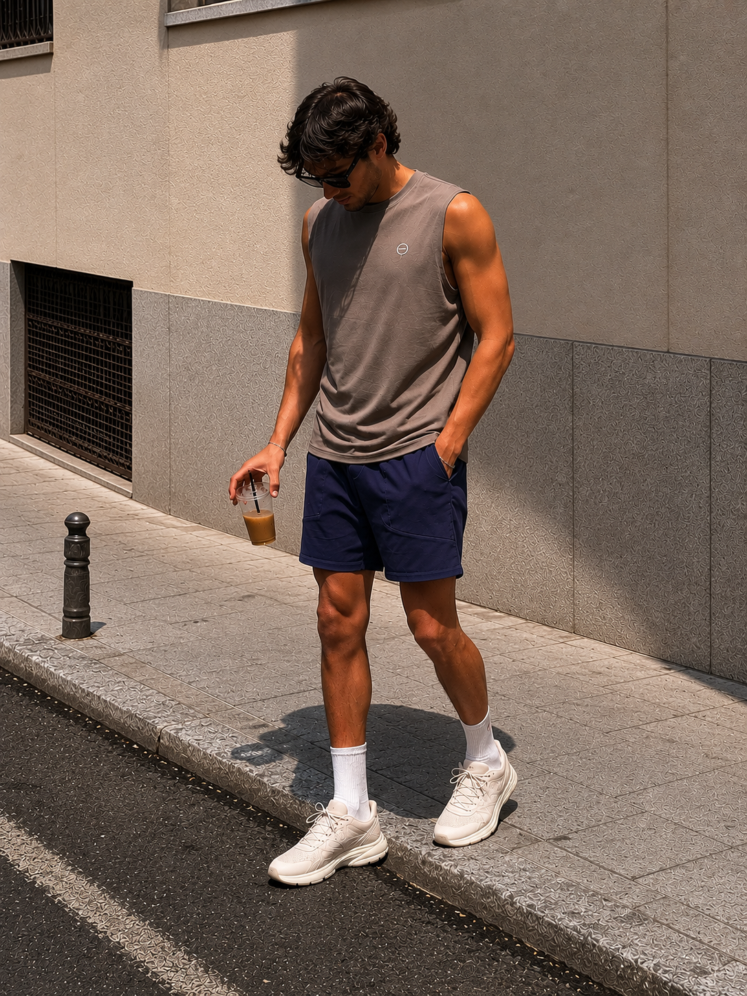 PERFORMANCE SLEEVELESS TEE